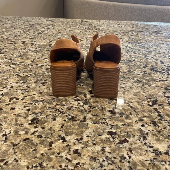 NWOT Lucky Brand Ratonda Leather Block Heels - Picture 6 of 10